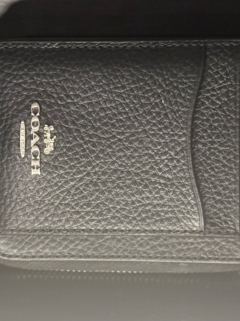 Large Coach Black Quilted Leather Shoulder Bag with Gold Chain and Coin Pouch - Picture 5 of 9